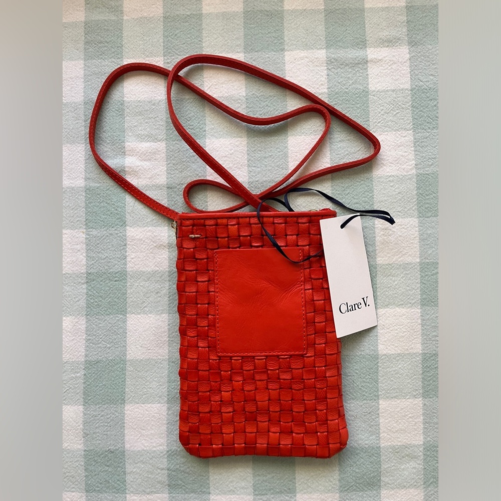 Clare V. poche in Poppy woven NWT